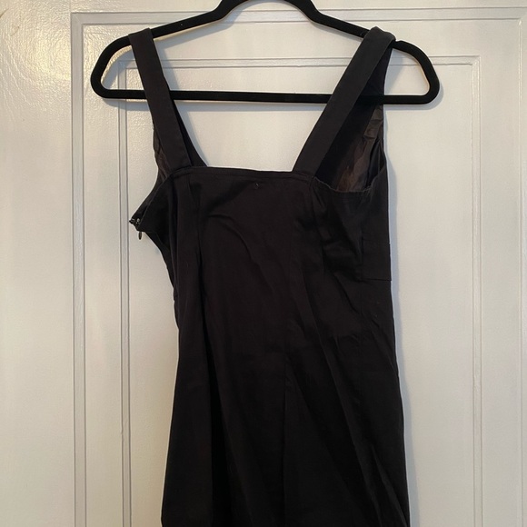 Flattering little black dress​ - Picture 3 of 3